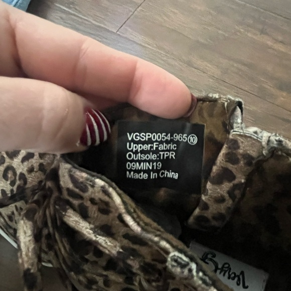 Very G Ursula Wedge Leopard print shoe-Size 9 - Picture 7 of 11